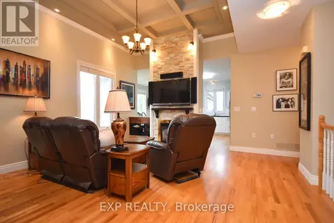 29 Stonecroft Terrace Ottawa ON K2K 2V1