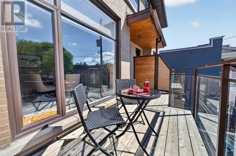 213 Ivy Crescent Ottawa ON K1M 1X9
