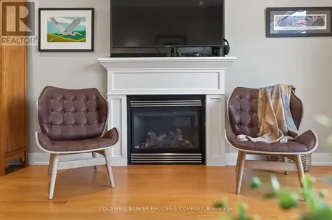 213 Ivy Crescent Ottawa ON K1M 1X9