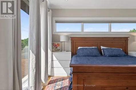 213 Ivy Crescent Ottawa ON K1M 1X9