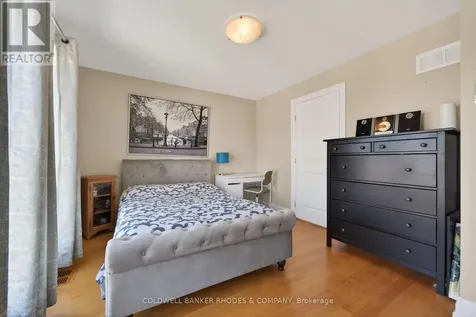 213 Ivy Crescent Ottawa ON K1M 1X9