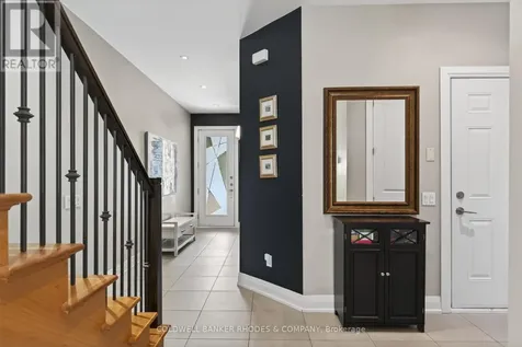 213 Ivy Crescent Ottawa ON K1M 1X9