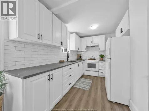 3790 Glenfield Windsor ON N9C 2B2