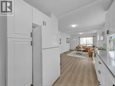 3790 Glenfield Windsor ON N9C 2B2