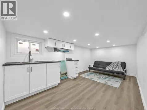 3790 Glenfield Windsor ON N9C 2B2
