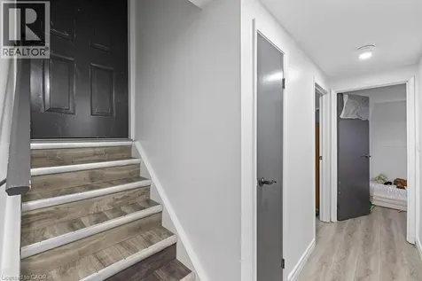 24 Tara Crescent Thorold ON L2V 4M1