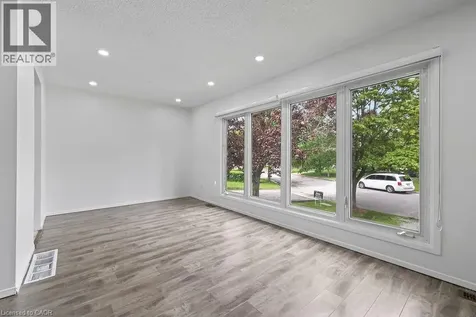 24 Tara Crescent Thorold ON L2V 4M1