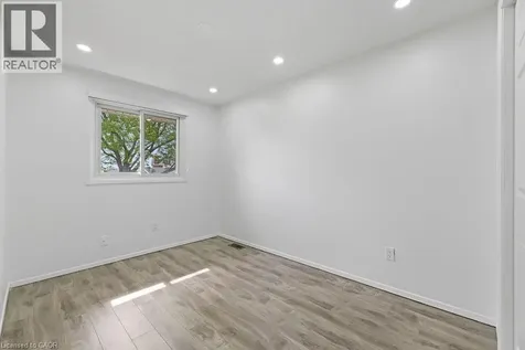 24 Tara Crescent Thorold ON L2V 4M1