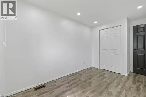 24 Tara Crescent Thorold ON L2V 4M1