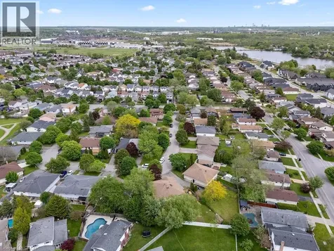 24 Tara Crescent Thorold ON L2V 4M1