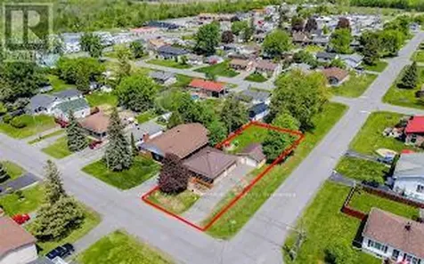 3301 Ross Avenue Cornwall ON K6K 1G3