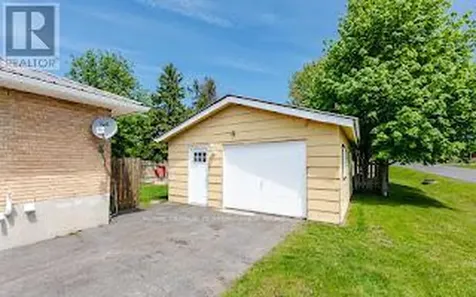 3301 Ross Avenue Cornwall ON K6K 1G3