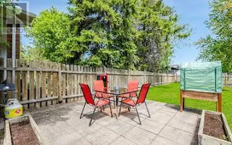 3301 Ross Avenue Cornwall ON K6K 1G3