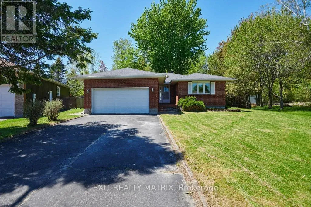 72 Castlebeau Street Russell ON K0A 1W0