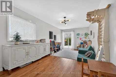 1081 Foley Avenue Ottawa ON K1G 2R4
