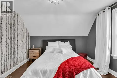 296 Weber Street East Kitchener ON N2H 1G2
