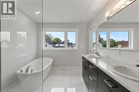 150 Hodgkins Avenue Thorold ON L2V 1M1