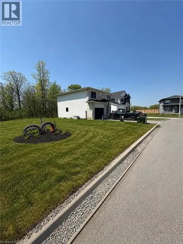 150 Hodgkins Avenue Thorold ON L2V 1M1