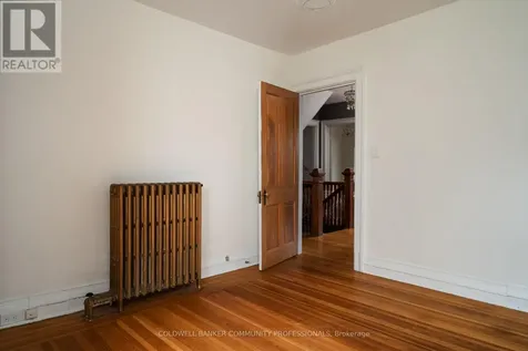 44 St Clair Avenue Hamilton (gibson) ON L8M 2N3