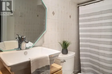 44 St Clair Avenue Hamilton (gibson) ON L8M 2N3