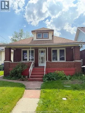 1069 Elm Windsor ON N9A 5H8