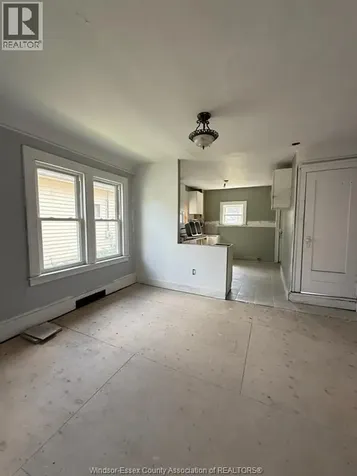 1069 Elm Windsor ON N9A 5H8