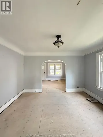 1069 Elm Windsor ON N9A 5H8