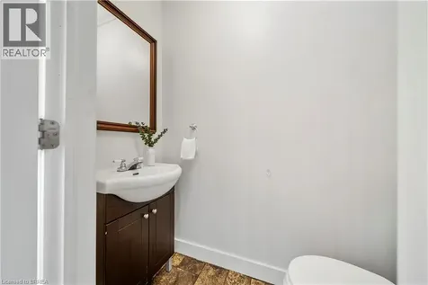 20 Wells Avenue Brantford ON N3R 4J2