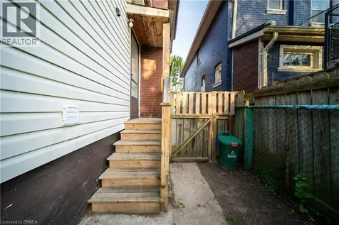 20 Wells Avenue Brantford ON N3R 4J2