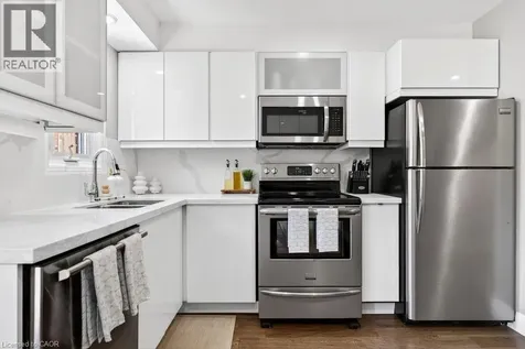 895 Maple Avenue Burlington ON L7S 2H7