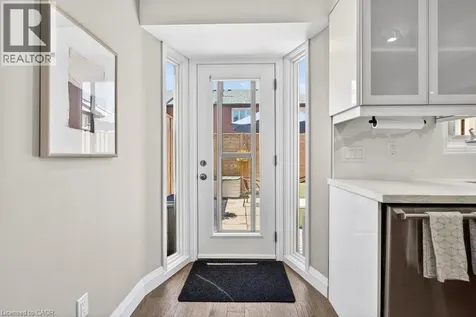 895 Maple Avenue Burlington ON L7S 2H7