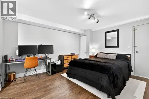 895 Maple Avenue Burlington ON L7S 2H7