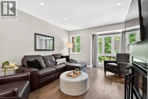 895 Maple Avenue Burlington ON L7S 2H7
