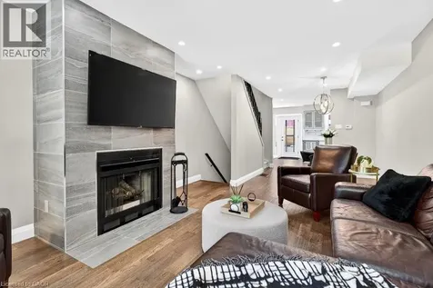 895 Maple Avenue Burlington ON L7S 2H7