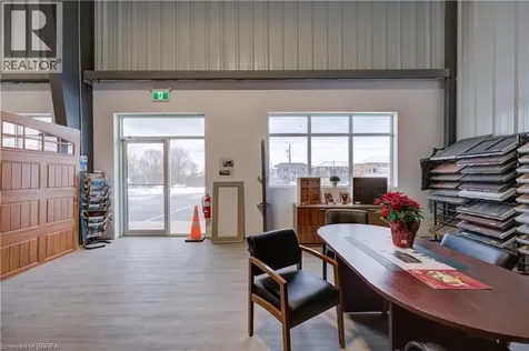 677 Colborne Street West Brantford ON N3T 5L5