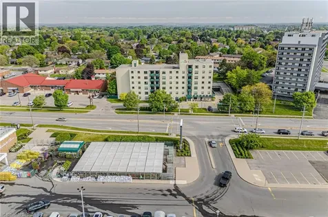 421 Fairview Drive Brantford ON N3R 7M3