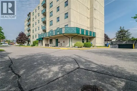 421 Fairview Drive Brantford ON N3R 7M3