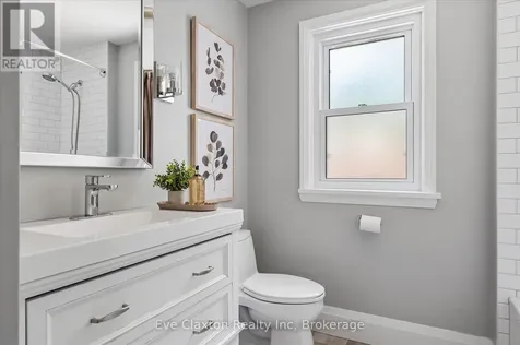90 Dean Avenue Guelph (dovercliffe Park/old University) ON N1G 1L6