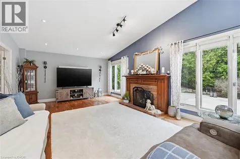 285 Glen Afton Drive Burlington ON L7L 1G8