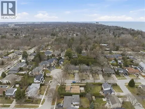 285 Glen Afton Drive Burlington ON L7L 1G8