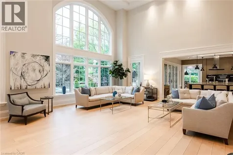 155 Gloucester Avenue Oakville ON L6J 3W3