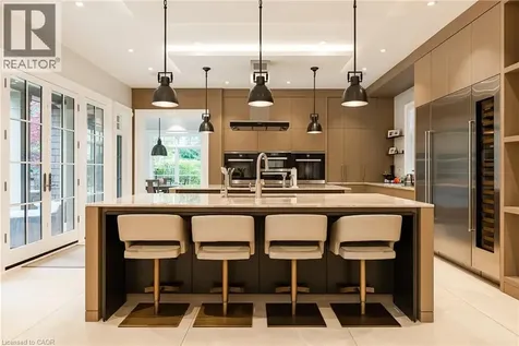 155 Gloucester Avenue Oakville ON L6J 3W3