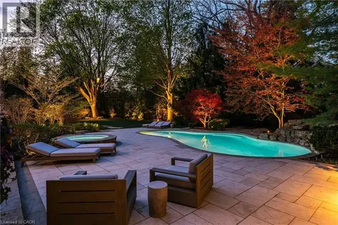 155 Gloucester Avenue Oakville ON L6J 3W3