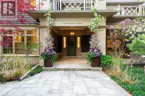 155 Gloucester Avenue Oakville ON L6J 3W3
