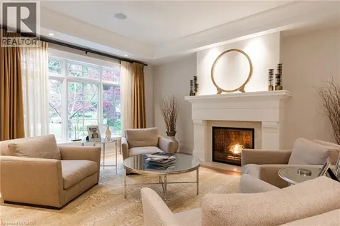 155 Gloucester Avenue Oakville ON L6J 3W3
