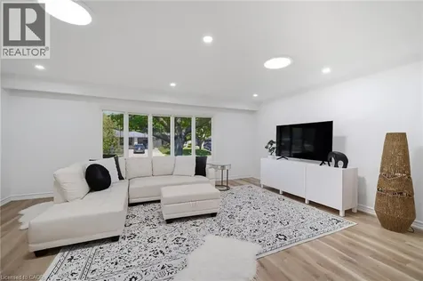 2306 Devon Road Oakville ON L6J 5R4