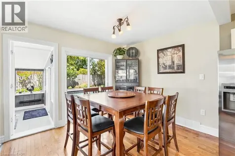 937 Park Avenue West Burlington ON L7T 1N8