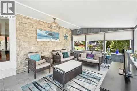 937 Park Avenue West Burlington ON L7T 1N8