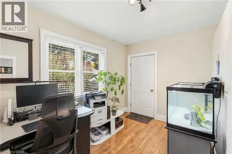 937 Park Avenue West Burlington ON L7T 1N8