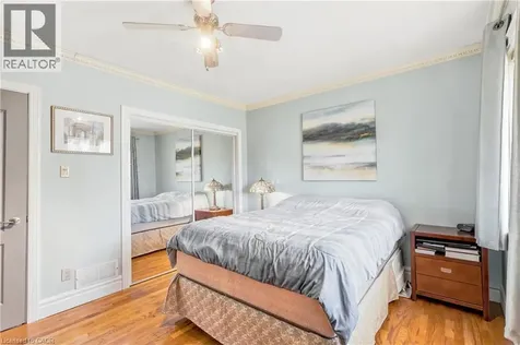 937 Park Avenue West Burlington ON L7T 1N8
